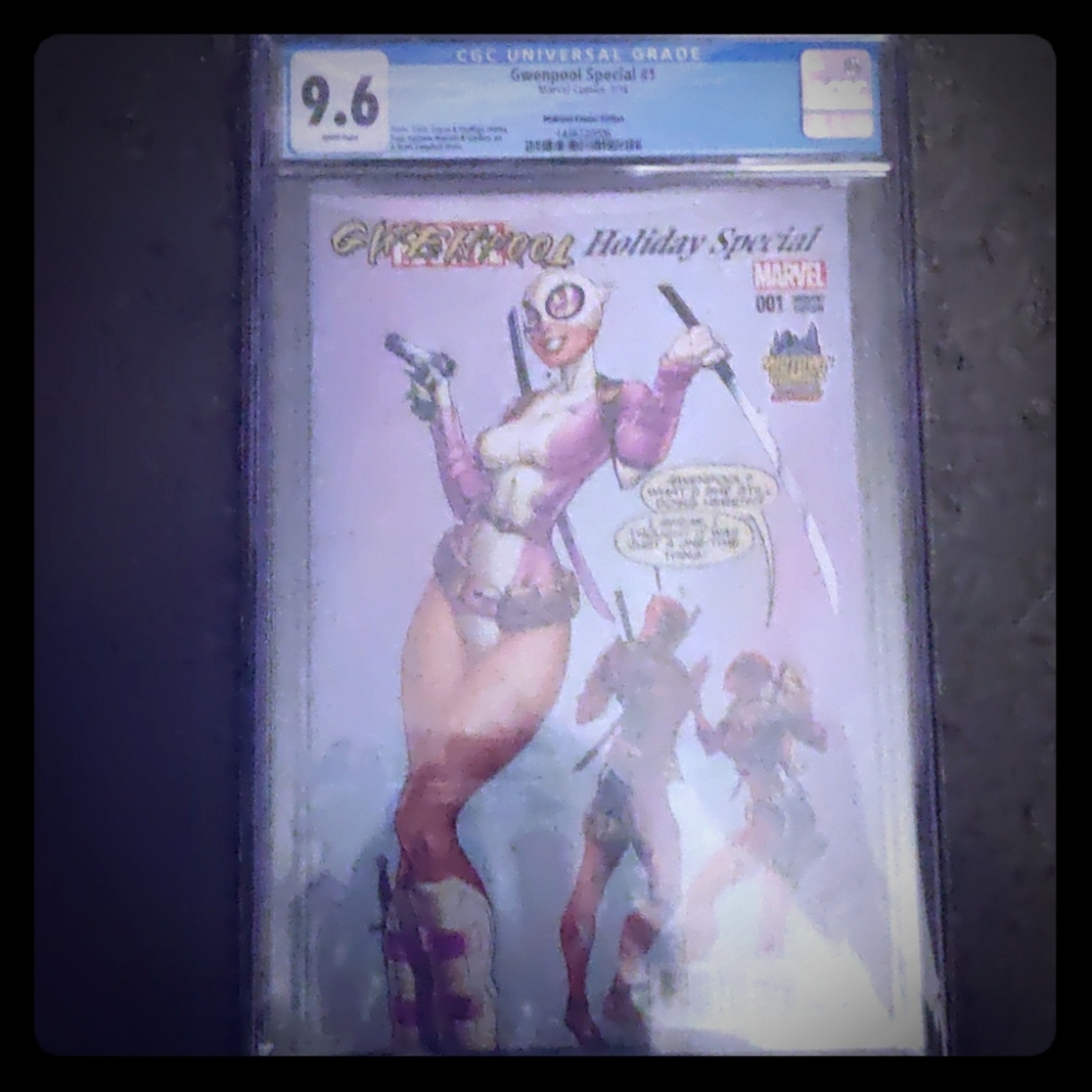 Gwenpool holiday Special Graded 9.6